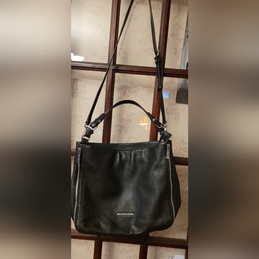 Michael Kors Black Pebbled Leather Shoulder/crossbody Bag